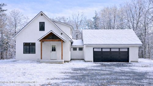 674 Sunny Hill Rd, Greenville, NY, 12083-4429 | Card Image