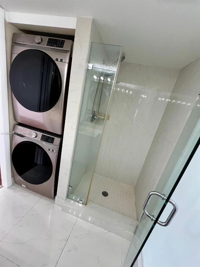 APT-1009 - 1000 Quayside Ter, Condo with 2 bedrooms, 2 bathrooms and null parking in Miami FL | Image 20