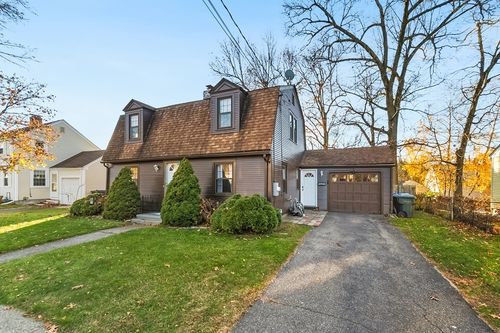 74 Oregon St, Springfield, MA, 01118-1230 | Card Image