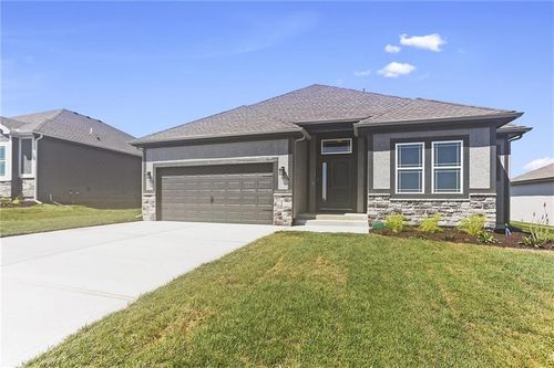 11457 N Auburndale Cir, Kansas City, MO, 64157-8736 | Card Image