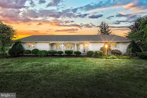 640 E Canal Rd, YORK, PA, 17404-9168 | Card Image