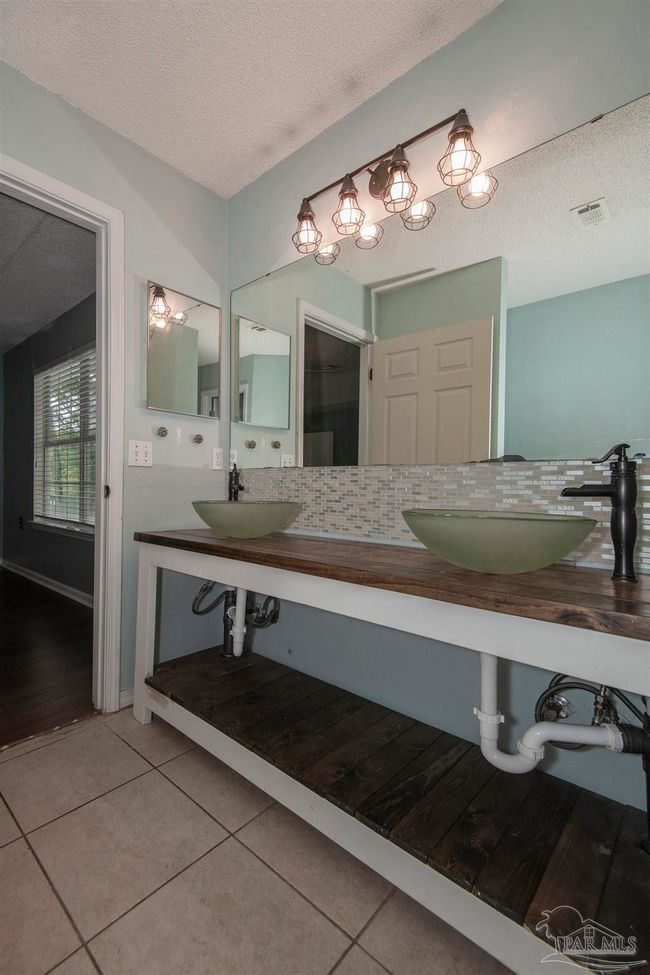 10091 Hillview Dr, House other with 3 bedrooms, 2 bathrooms and 2 parking in Pensacola FL | Image 11