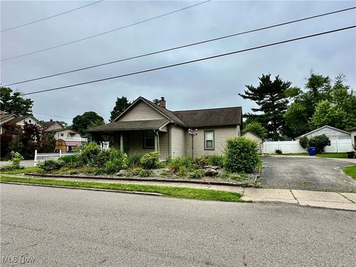 25 W Water St, Hubbard, OH, 44425-1502 | Card Image