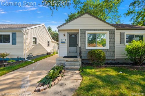 28967 Beechwood St, Garden City, MI, 48135-2420 | Card Image