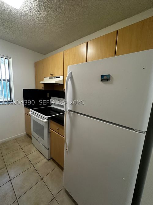 201-7220 Nw 179th St, Hialeah, FL, 33015-5478 | Card Image