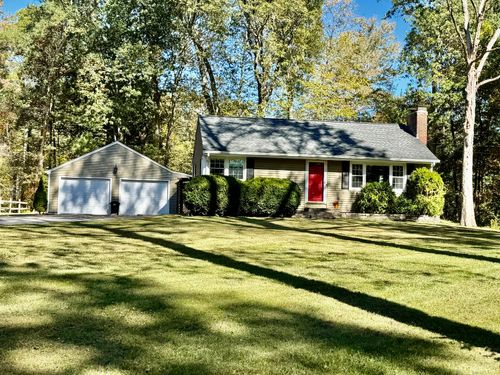 95 Colchester Ave, East Hampton, CT, 06424-1631 | Card Image