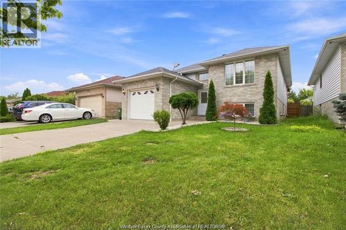 2424 Timbercrest Ave, Windsor, ON, N8P1S2 | Card Image