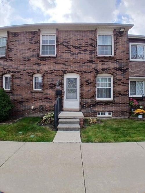 1520 Vernon St, Trenton, MI, 48183-1925 | Card Image