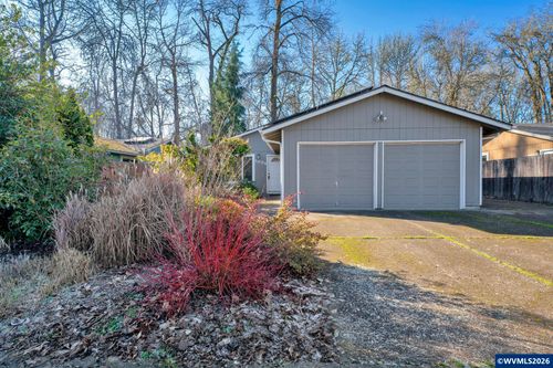 1984 Se Crystal Cir, Corvallis, OR, 97333-1827 | Card Image