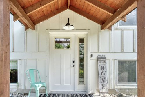 10135 Brentwood Dr, Chilliwack, BC, V2P6G5 | Card Image