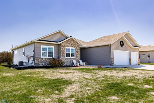 702 Mulhollen Dr, Harwood, ND, 58042-4210 | Card Image