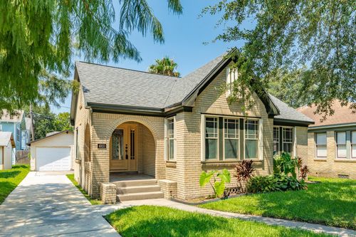 4910 Wharton Dr, Galveston, TX, 77551-4577 | Card Image