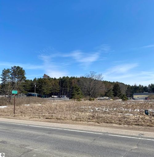 7430 Rapid City Rd Nw, Rapid City, MI, 49676-9487 | Card Image