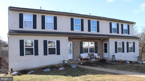 213 Ark Dr, DALLASTOWN, PA, 17313-9412 | Card Image