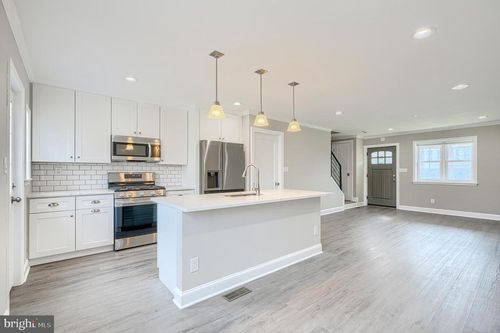 615 Ponca St, BALTIMORE, MD, 21224-4527 | Card Image