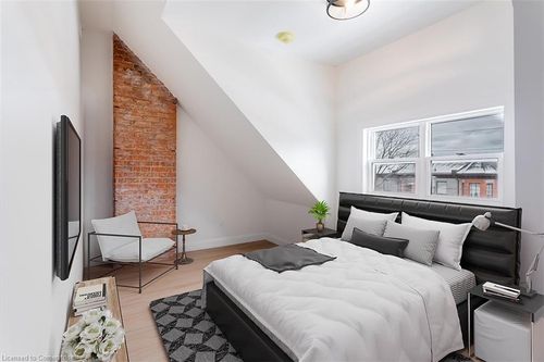 3-115 Catharine St N, Hamilton, ON, L8R1J5 | Card Image