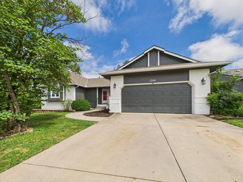 1700 E Southridge Cir, Derby, KS, 67037-3925 | Card Image