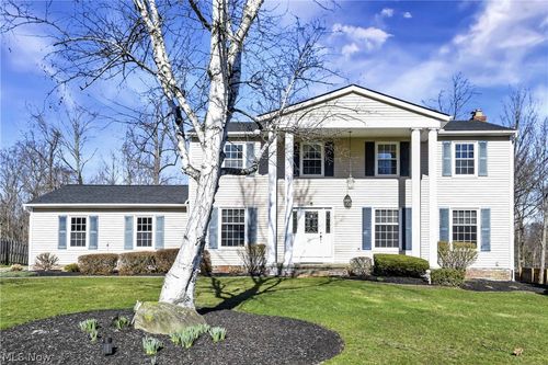 7916 Oakridge Dr, Concord Township, OH, 44060-7276 | Card Image