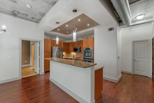 APT-104 - 1901 Post Oak Blvd, Condo with 1 bedrooms, 1 bathrooms and 1 parking in Houston TX | Image 10