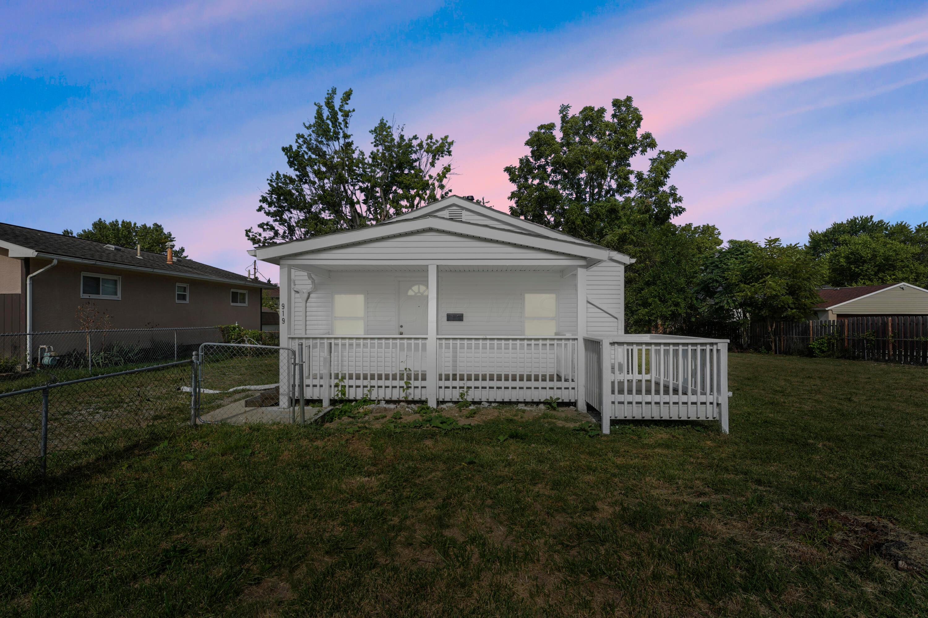 Clarendon Ave, Columbus, OH 43223