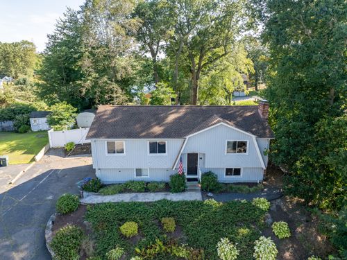 90 Village Ln, Bridgeport, CT, 06606-1324 | Card Image
