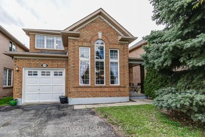 2380 Proudfoot Trail, House other with 3 bedrooms, 4 bathrooms and 3 parking in Oakville ON | Image 2