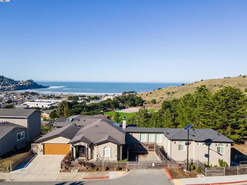 674 Corona Dr, Pacifica, CA, 94044-3417 | Card Image