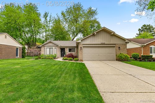 34048 Fonville Dr, Livonia, MI, 48152-1216 | Card Image