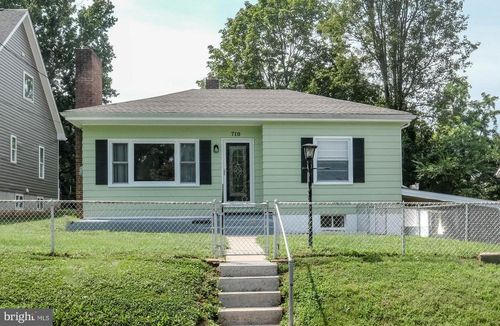 710 River Dr, FRONT ROYAL, VA, 22630-2445 | Card Image