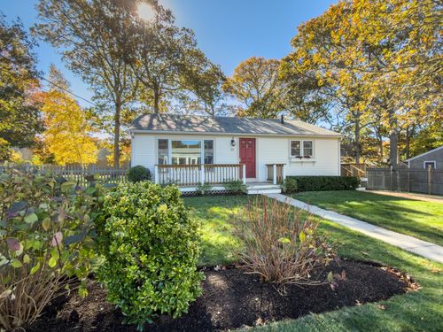 22 Clark Ave, Vineyard Haven, MA, 02568-6512 | Card Image