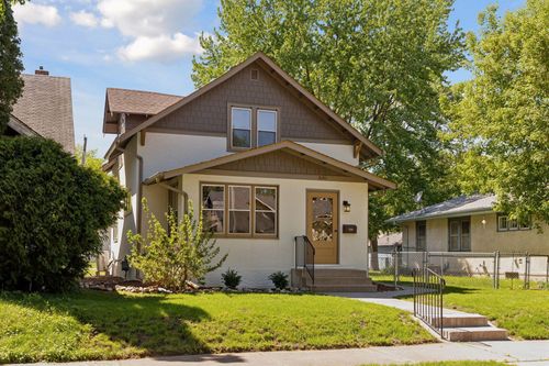 3520 32nd Ave S, Minneapolis, MN, 55406-2721 | Card Image