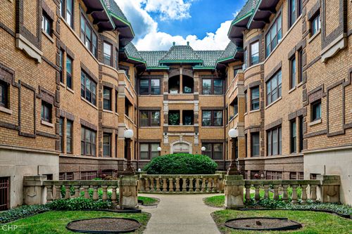 3-943 E Hyde Park Blvd, Chicago, IL, 60615-2724 | Card Image