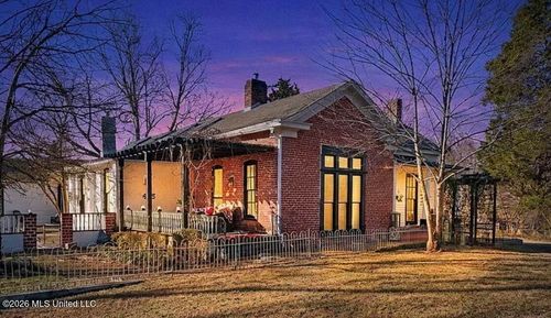 435 E College Ave, Holly Springs, MS, 38635-2513 | Card Image
