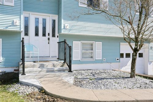 15 Castle Ct, Thiells, NY, 10984-1311 | Card Image