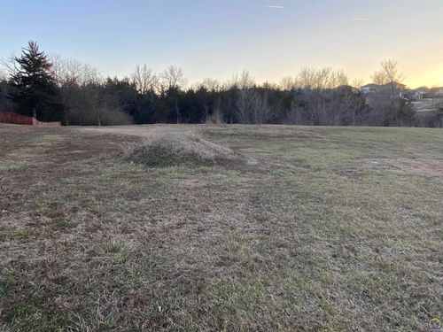 6119 Sw 47th St, Topeka, KS, 66610-1210 | Card Image