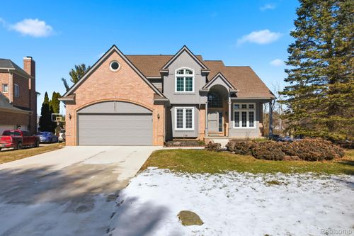 47830 Forest Ct, Northville, MI, 48168-8516 | Card Image