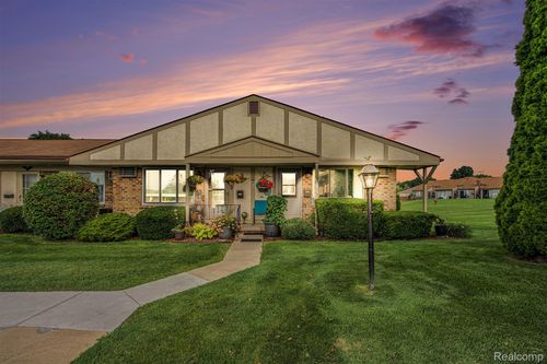 8-25235 Franklin Terrace Road, South Lyon, MI, 48178 | Card Image
