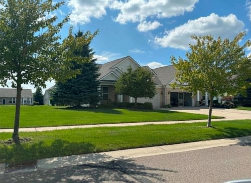 6547 Prairie Dunes Dr, Grand Blanc, MI, 48439-2657 | Card Image