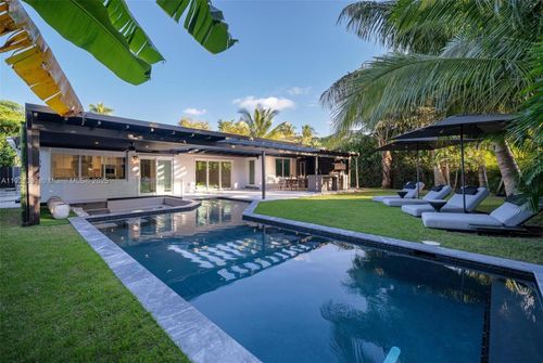 10618 Ne 11th Ct, Miami Shores, FL, 33138-2123 | Card Image