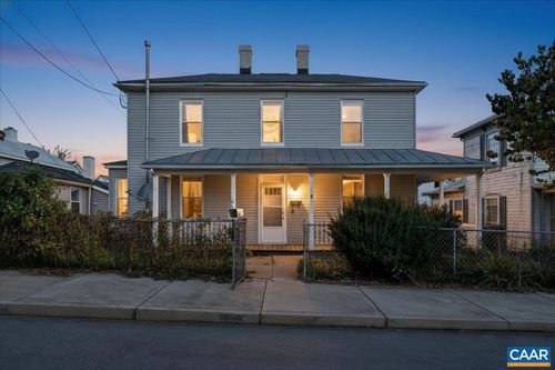 9 E Liberty St, STAUNTON, VA, 24401-4714 | Card Image