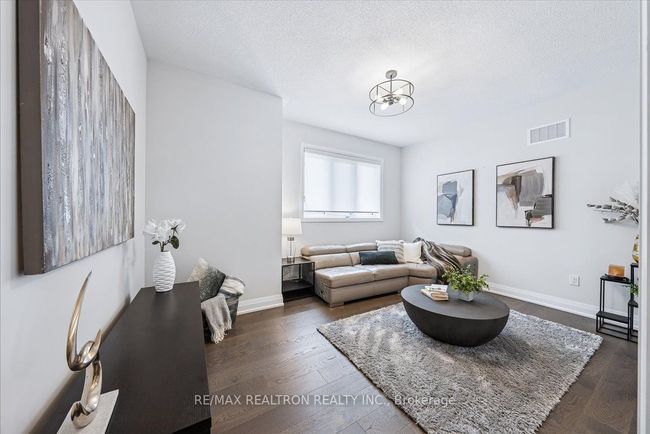 92 Klees Cres, House other with 4 bedrooms, 4 bathrooms and 2 parking in Aurora ON | Image 32