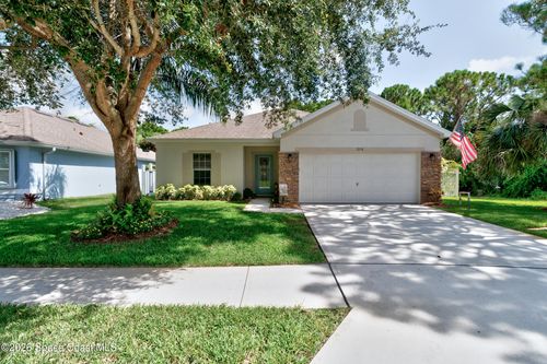 250 Briarcliff Cir, Sebastian, FL, 32958-8693 | Card Image
