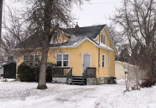 220 Eighth Avenue E, Canora, SK, S0A0L0 | Card Image