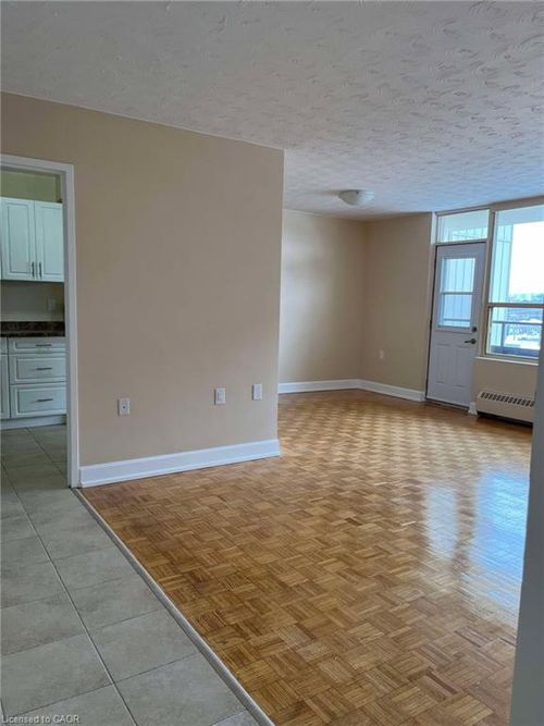 1109-125 Lincoln Rd, Waterloo, ON, N2J2N9 | Card Image