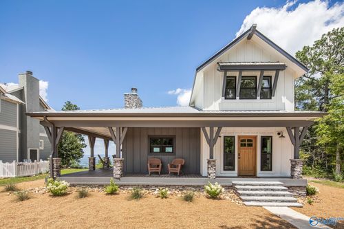 208 Woolum Dr, Pisgah, AL, 35765-6897 | Card Image