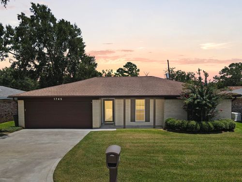 1745 Shirley Cir, Beaumont, TX, 77707-2635 | Card Image