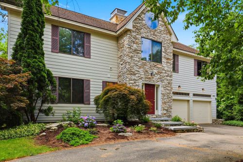 365 Kearney Circle, Manchester, NH, 03104 | Card Image