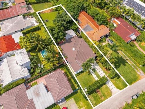 5120 Cherokee Ave, Miami Beach, FL, 33140-2625 | Card Image