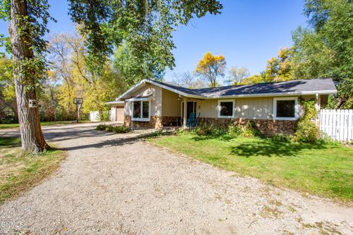9116 Briardale Dr, Bismarck, ND, 58504-3064 | Card Image