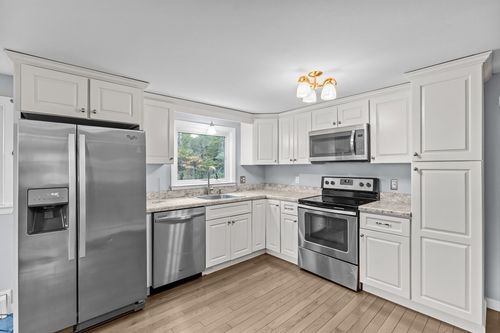 2-323 Flagg St, Bridgewater, MA, 02324-3351 | Card Image